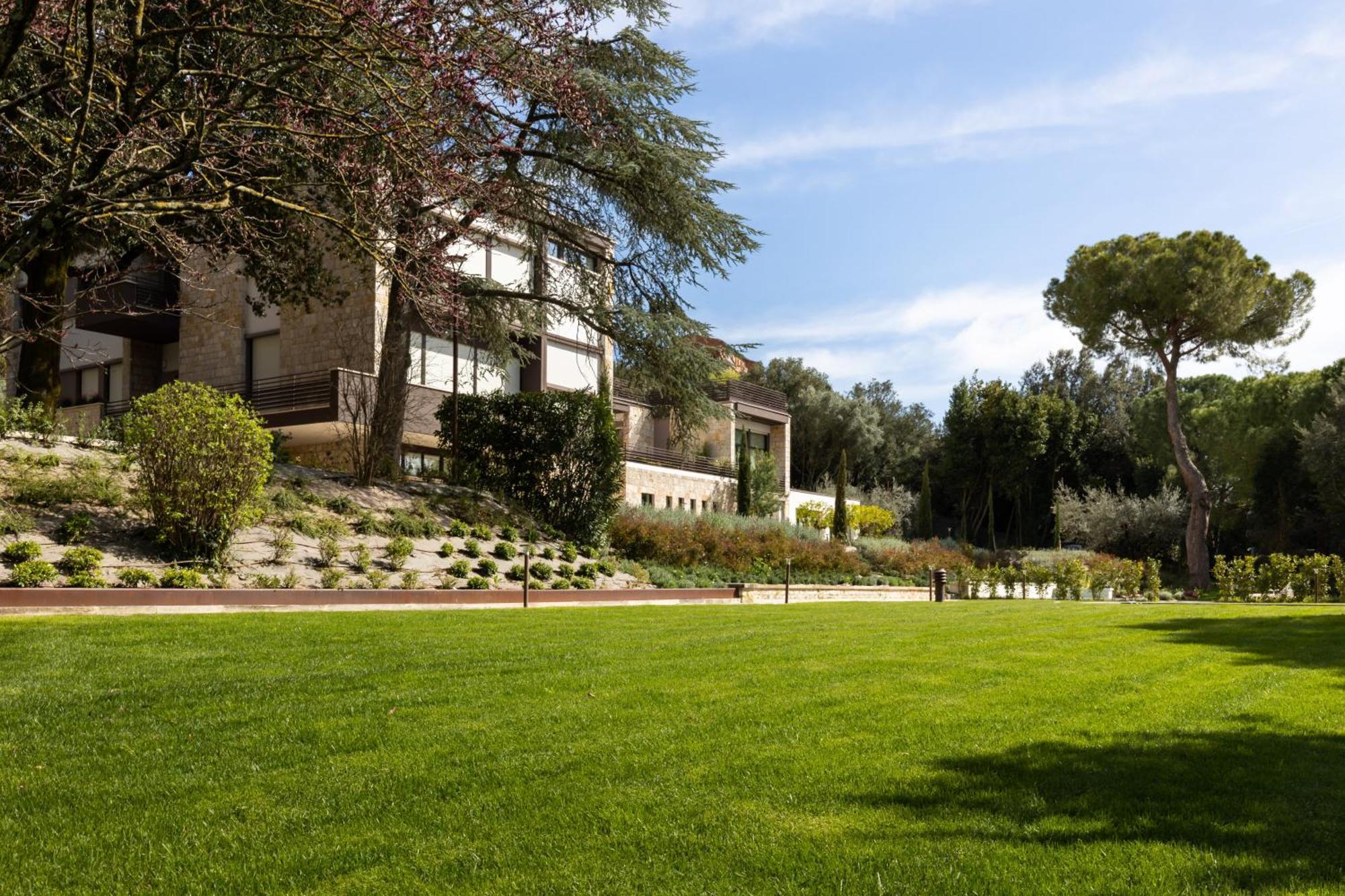 Exclusive Perugia Getaway - Apartments With Shared Pool & Parking Exterior photo